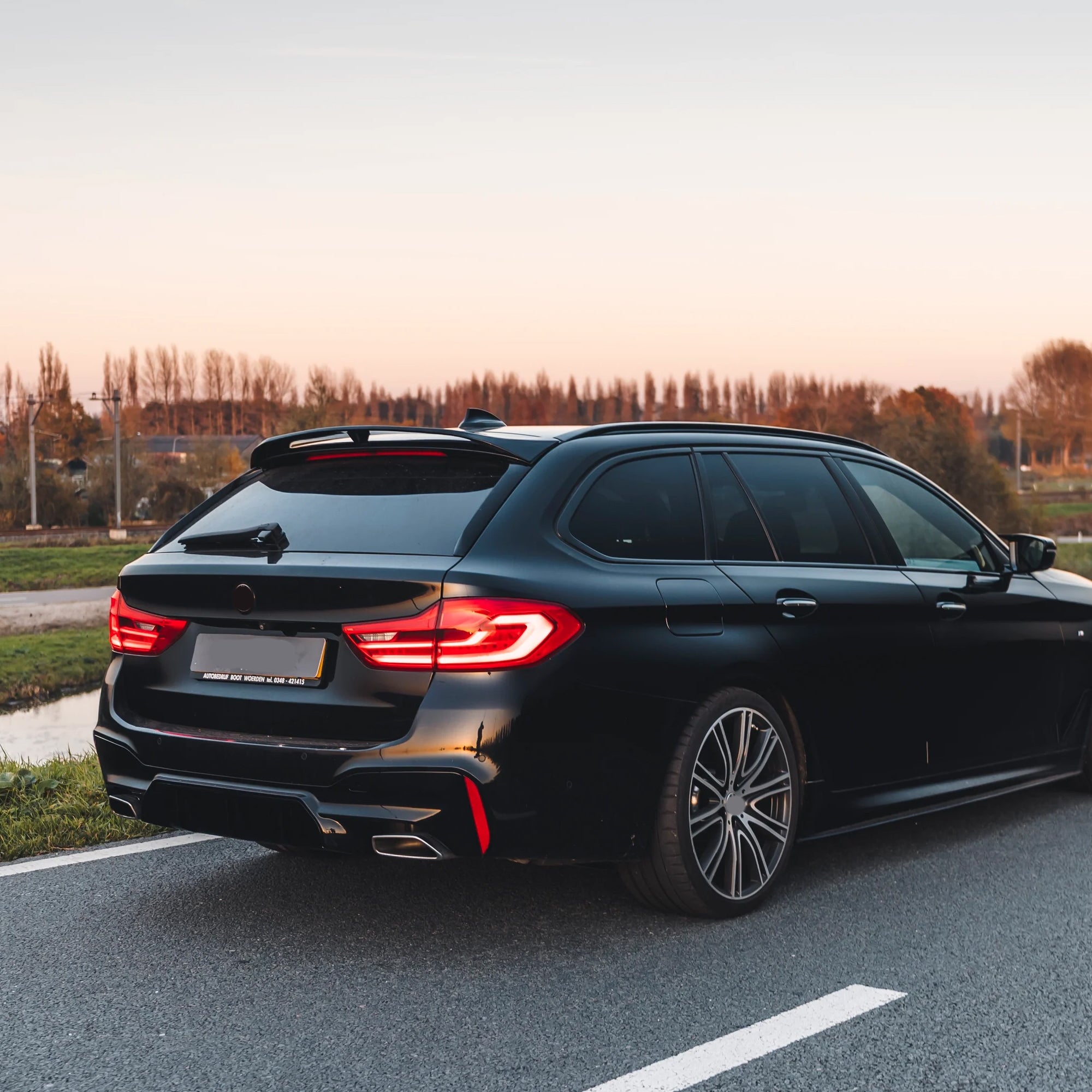 Rear Roof Spoiler For BMW 5 Series G31 2017-2023 ROOF Spoiler Piano Black ABS Plastic