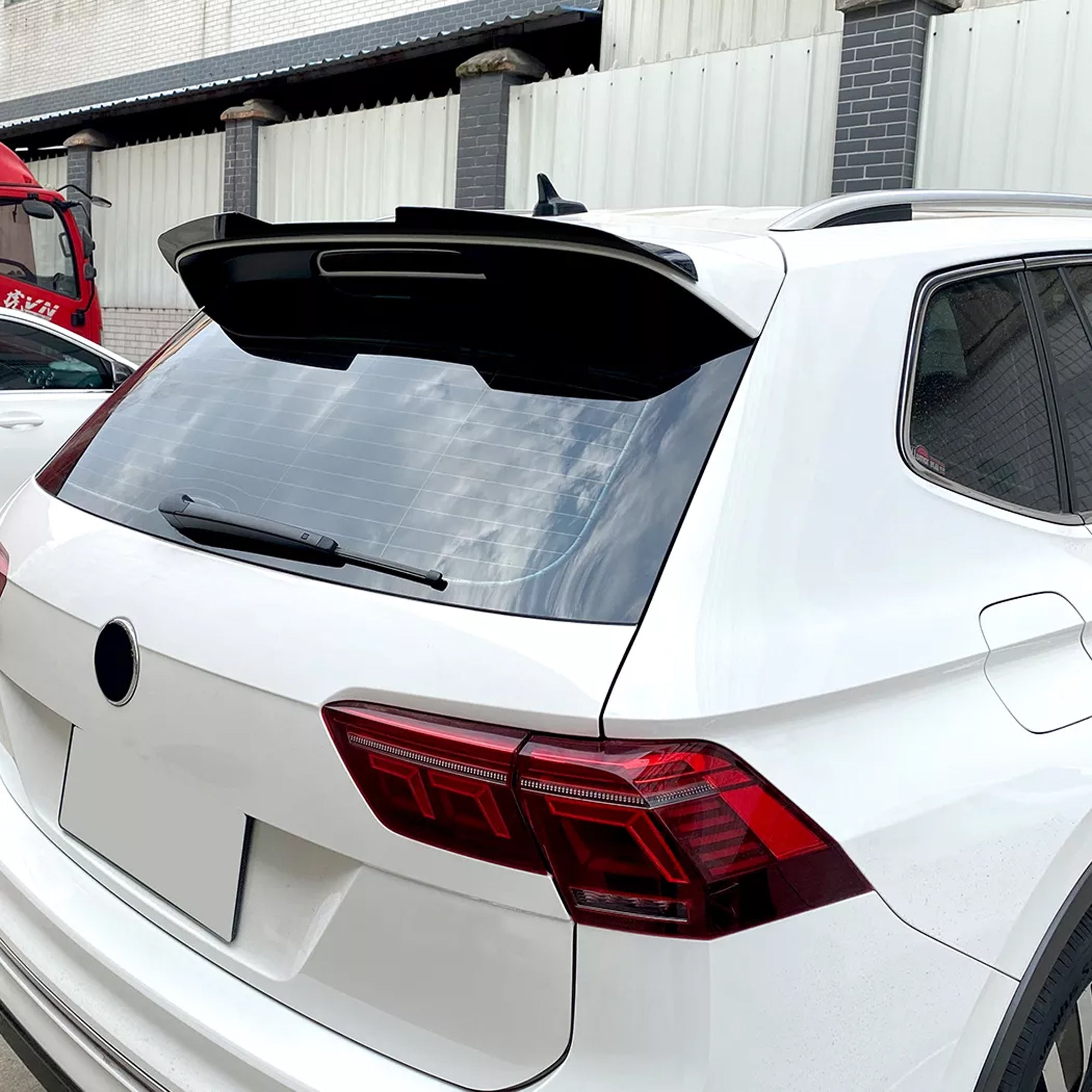 Rear Roof Spoiler For VW Volkswagen Tiguan Rline MK2 2017-2023 Cap M4 Style Spoiler Piano Black ABS Plastic