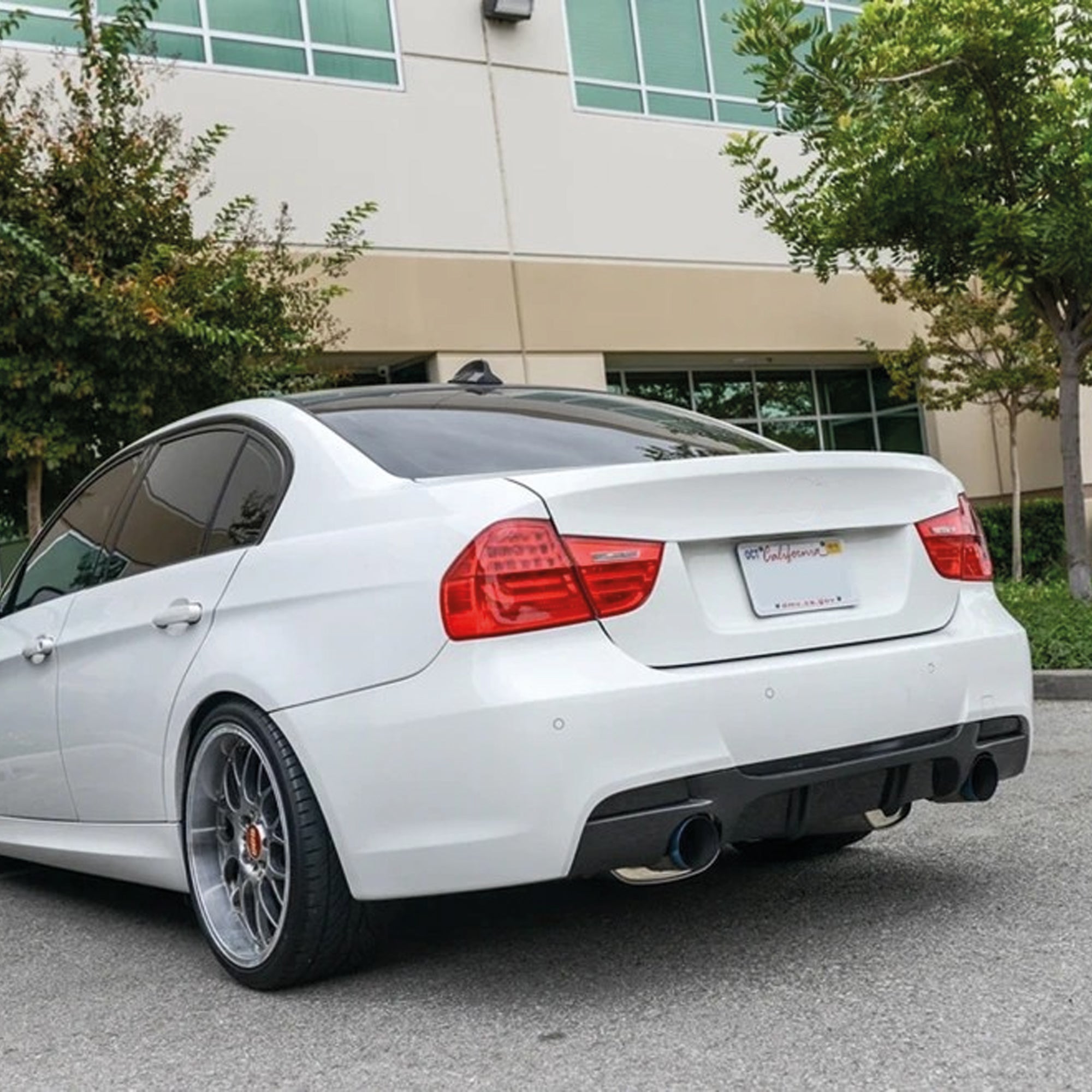 Rear Diffuser for BMW E90 M Technic 2004-2011 M Performance Diffuser R+L Single Output Piano Black Vacuum Plastic Car Styling Diffuser Rear Body Kit