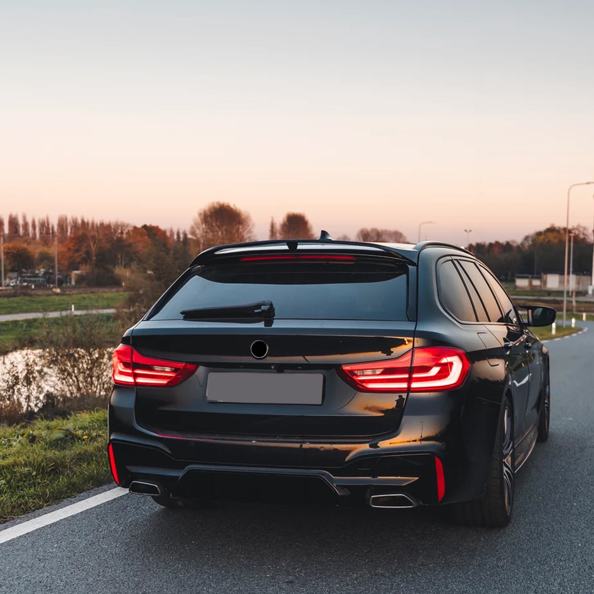 Rear Roof Spoiler For BMW 5 Series G31 2017-2023 ROOF Spoiler Piano Black ABS Plastic