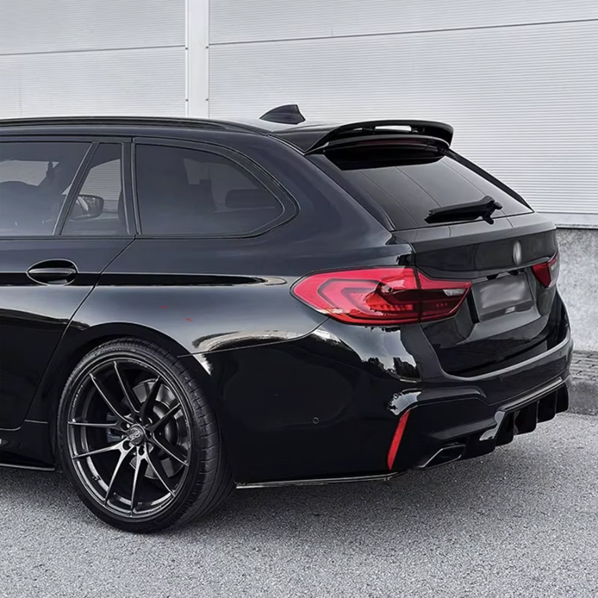 Rear Roof Spoiler For BMW 5 Series G31 2017-2023 ROOF Spoiler Piano Black ABS Plastic