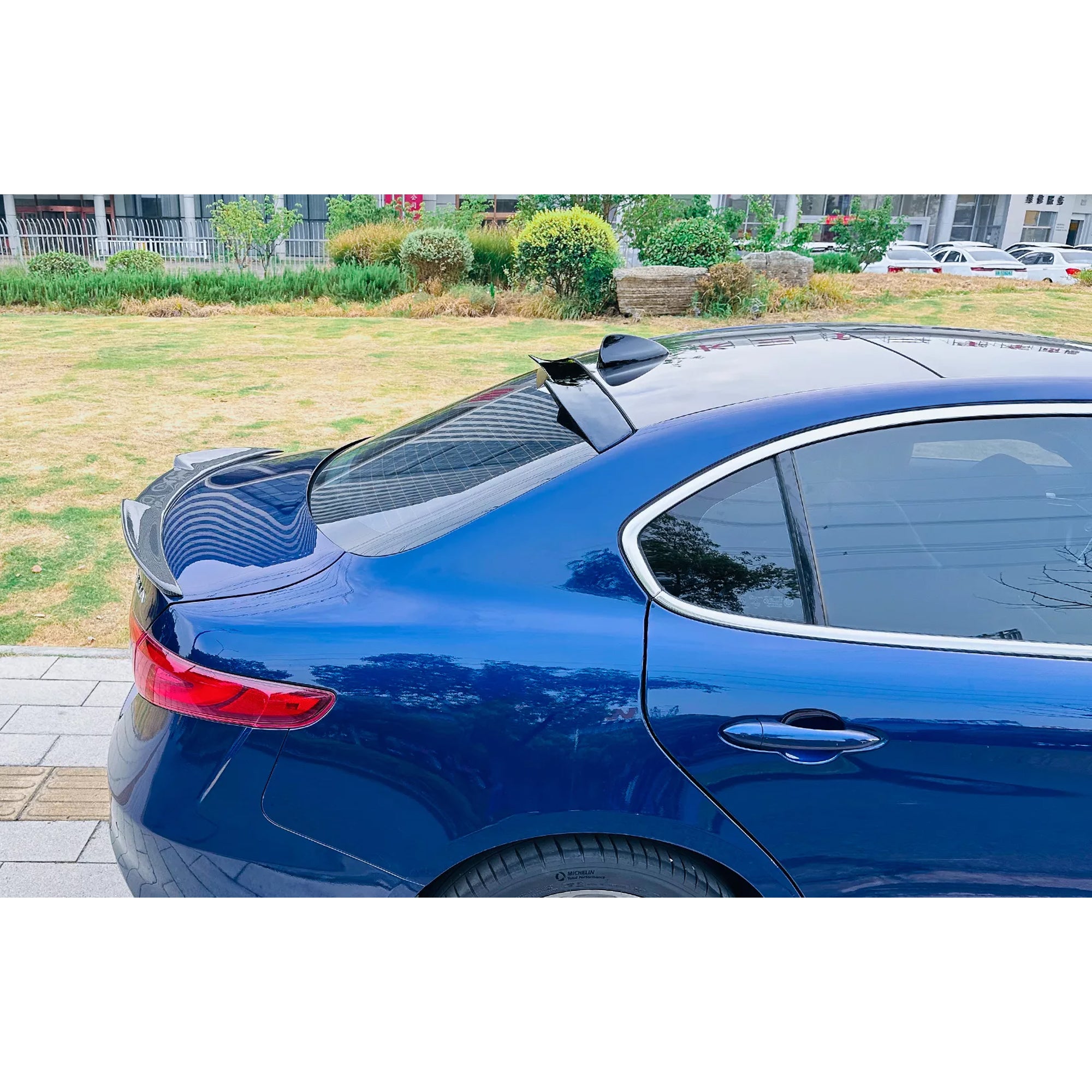 Roof Top Spoiler For Alfa Romeo Giulia 2015+ M4 Style Piano Black ABS Plastic