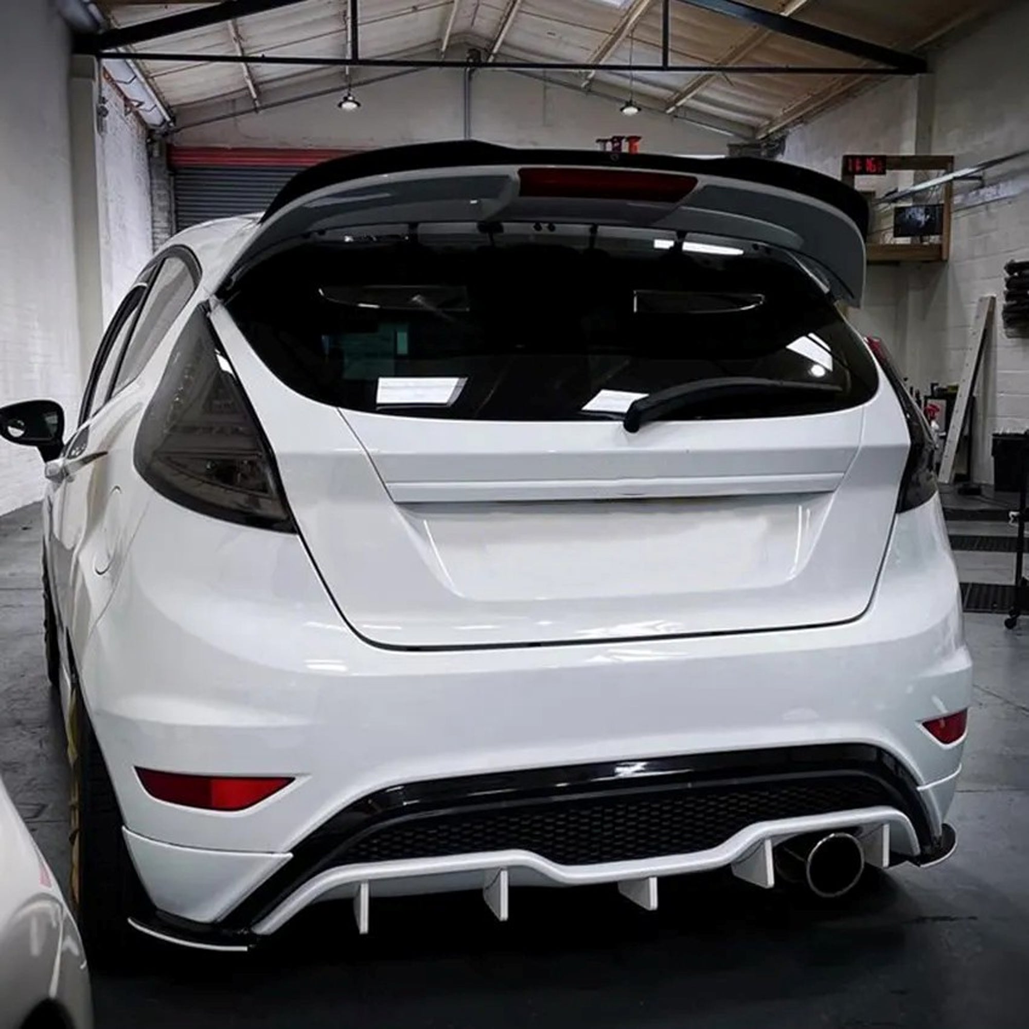 Rear Roof Spoiler For Ford Fiesta ST-Line MK6 2008-2017 Cap M4 Style Spoiler Piano Black ABS Plastic