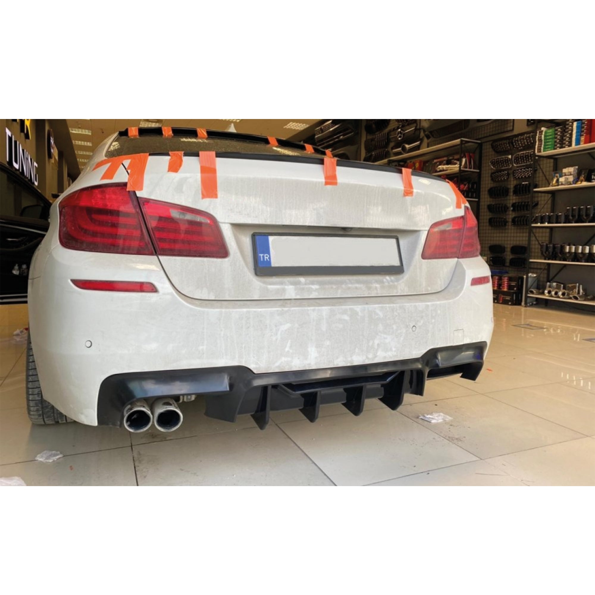 Rear Diffuser for BMW F10 M5 2010-2017 Copetition Diffuser R+L Dual Output Piano Black Vacuum Car Styling Diffuser Rear Body Kit
